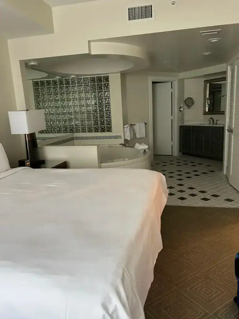 master bedroom and bath at Marriott Imperial Palms Villa, you can book this villa for free using Marriott Bonvoy points 