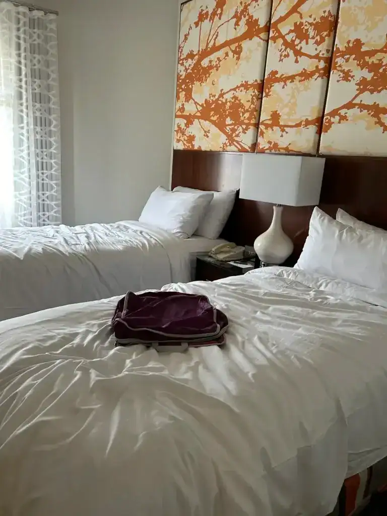 3rd bedroom with 2 twin beds at Imperial Palm Villas that can be booked for free using Marriott Bonvoy points 