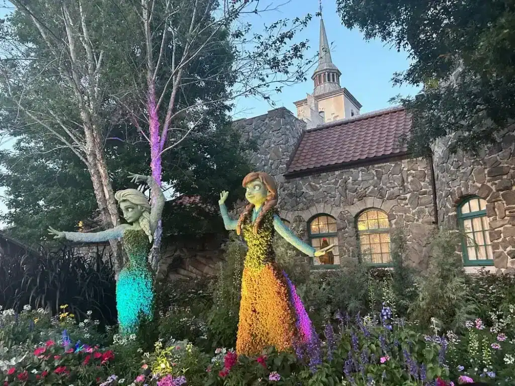 Anna and Elsa Epcot, Disney World