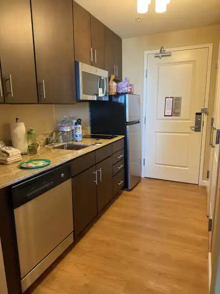 Kitchen area at TownePlace Suites Orlando at Flamingo Crossings which can be booked fo free using points.