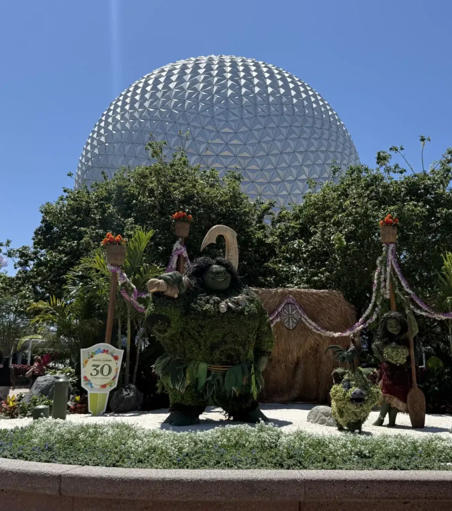 Moana Topiary at Epcot entrance